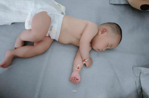 新安宝宝老打喷嚏怎么办